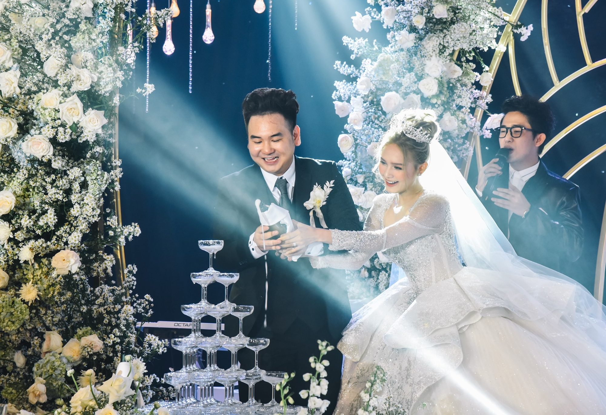 Huyền 204 và Xoài Non: 18 tuổi lấy chồng thiếu gia, 4 năm sau Huyền 204 và Xoài Non: 18 tuổi lấy chồng thiếu gia, 4 năm sau