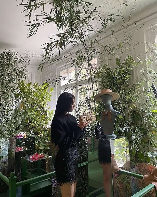 Mỹ nhân hoàn hảo từ mặt mũi đến body, ngay cả style cũng không thể tìm được lời chê: Cả showbiz gọi tên 1 người- Ảnh 8. Mỹ nhân hoàn hảo từ mặt mũi đến body, ngay cả style cũng không thể tìm được lời chê: Cả showbiz gọi tên 1 người- Ảnh 8.