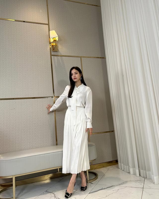 Mỹ nhân hoàn hảo từ mặt mũi đến body, ngay cả style cũng không thể tìm được lời chê: Cả showbiz gọi tên 1 người- Ảnh 13. Mỹ nhân hoàn hảo từ mặt mũi đến body, ngay cả style cũng không thể tìm được lời chê: Cả showbiz gọi tên 1 người- Ảnh 13.