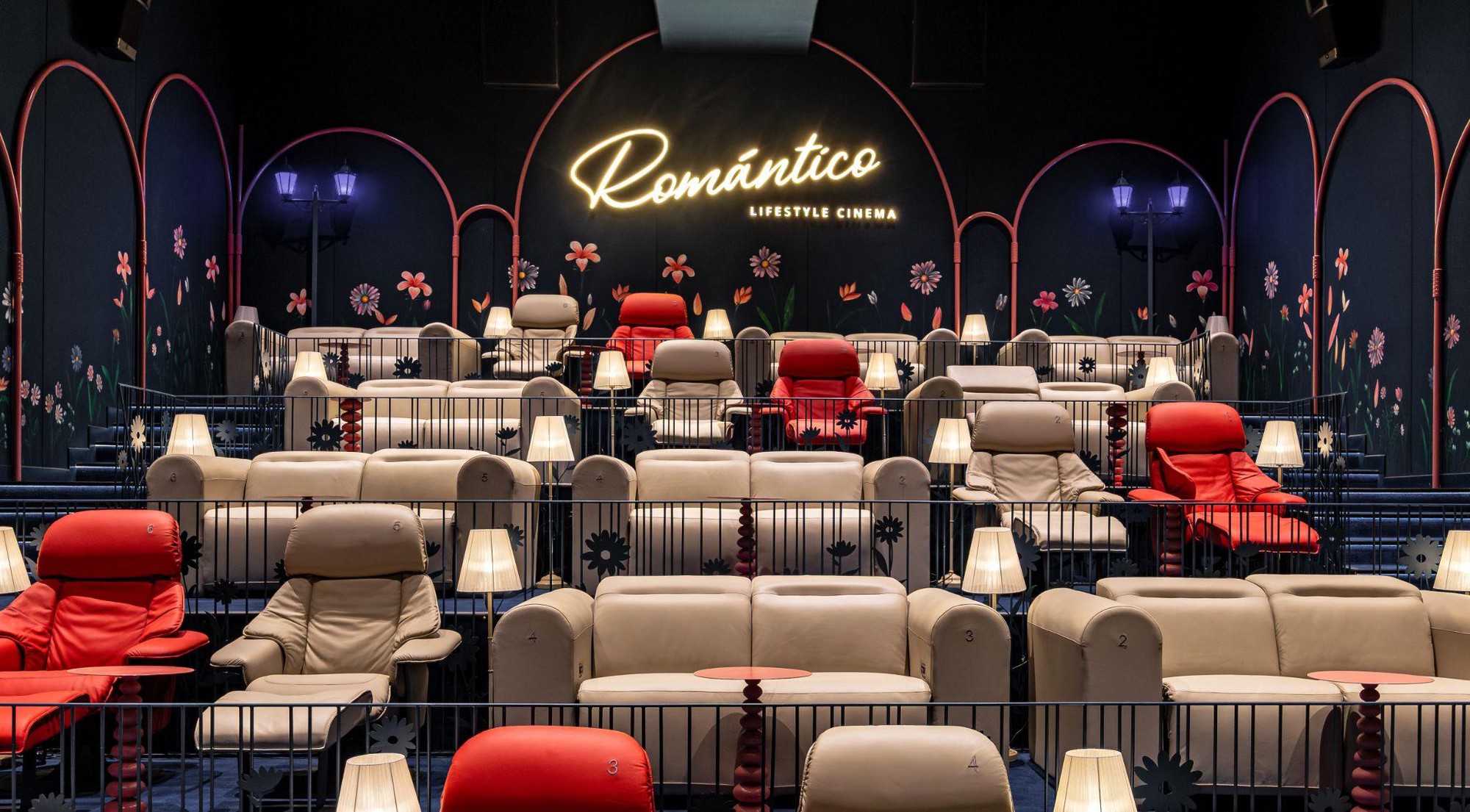 Galaxy CineX – Hanoi Centre: Điểm đến lifestyle đang “làm mưa làm gió” trong cộng đồng giới trẻ sành ăn chơi- Ảnh 6. Galaxy CineX – Hanoi Centre: Điểm đến lifestyle đang “làm mưa làm gió” trong cộng đồng giới trẻ sành ăn chơi- Ảnh 6.