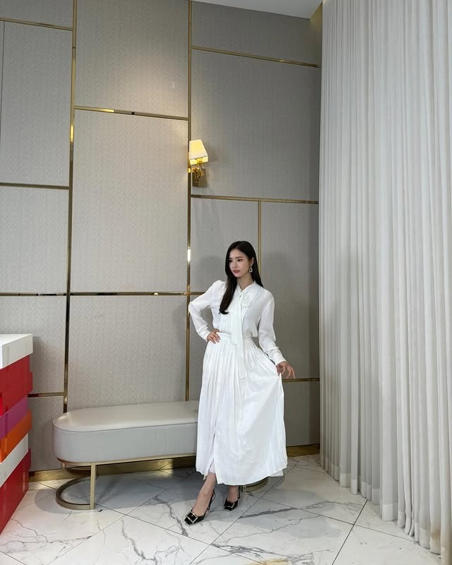 Mỹ nhân hoàn hảo từ mặt mũi đến body, ngay cả style cũng không thể tìm được lời chê: Cả showbiz gọi tên 1 người- Ảnh 14. Mỹ nhân hoàn hảo từ mặt mũi đến body, ngay cả style cũng không thể tìm được lời chê: Cả showbiz gọi tên 1 người- Ảnh 14.