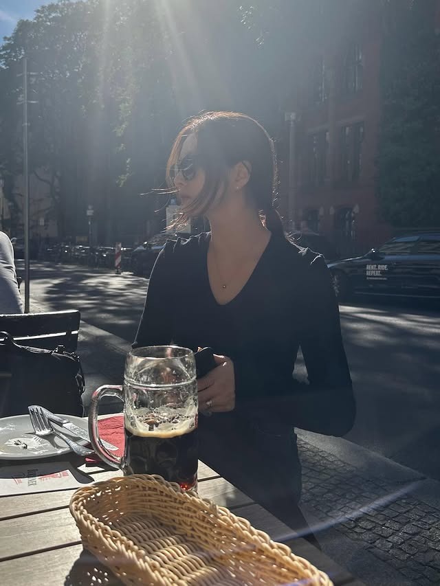 Mỹ nhân hoàn hảo từ mặt mũi đến body, ngay cả style cũng không thể tìm được lời chê: Cả showbiz gọi tên 1 người- Ảnh 9. Mỹ nhân hoàn hảo từ mặt mũi đến body, ngay cả style cũng không thể tìm được lời chê: Cả showbiz gọi tên 1 người- Ảnh 9.