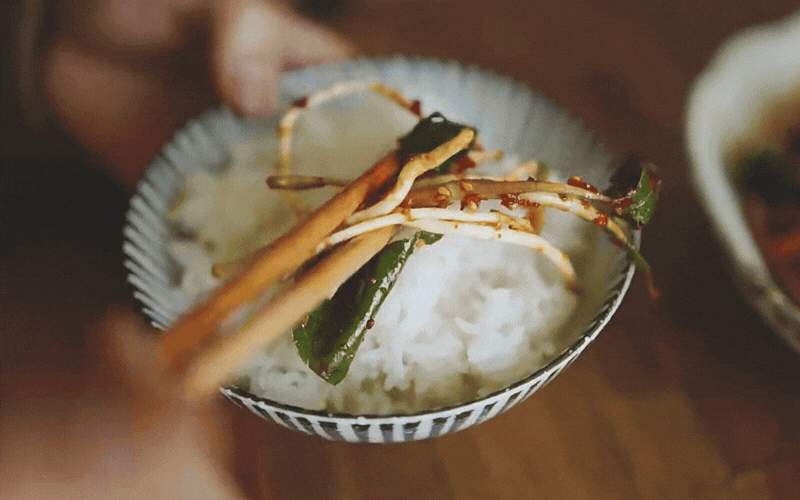 M&oacute;n ăn "ngang ngược" được l&agrave;m từ "thứ rau của quỷ" khiến kẻ kh&oacute;c người cười- Ảnh 14.