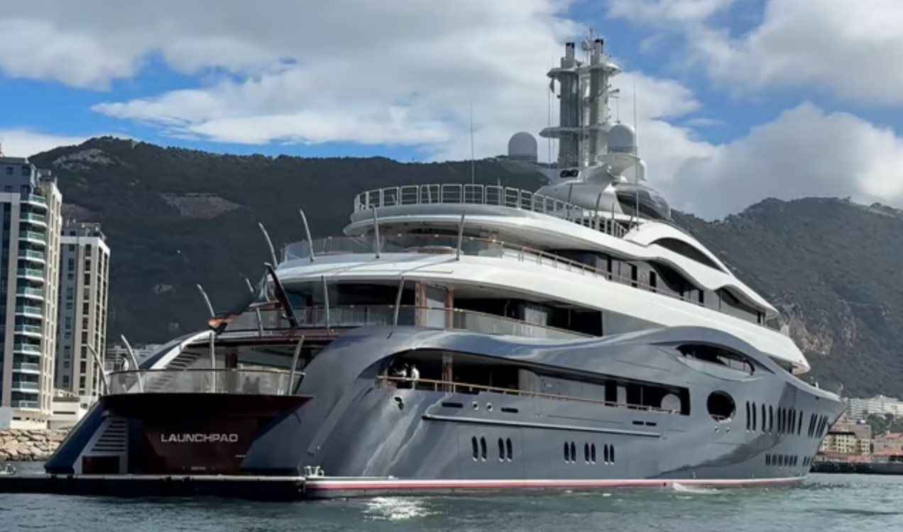 C&aacute;ch tỷ ph&uacute; ti&ecirc;u tiền: Mark Zuckerberg chi 7 tỷ đồng cho 1 lần đổ xăng si&ecirc;u du thuyền- Ảnh 3.