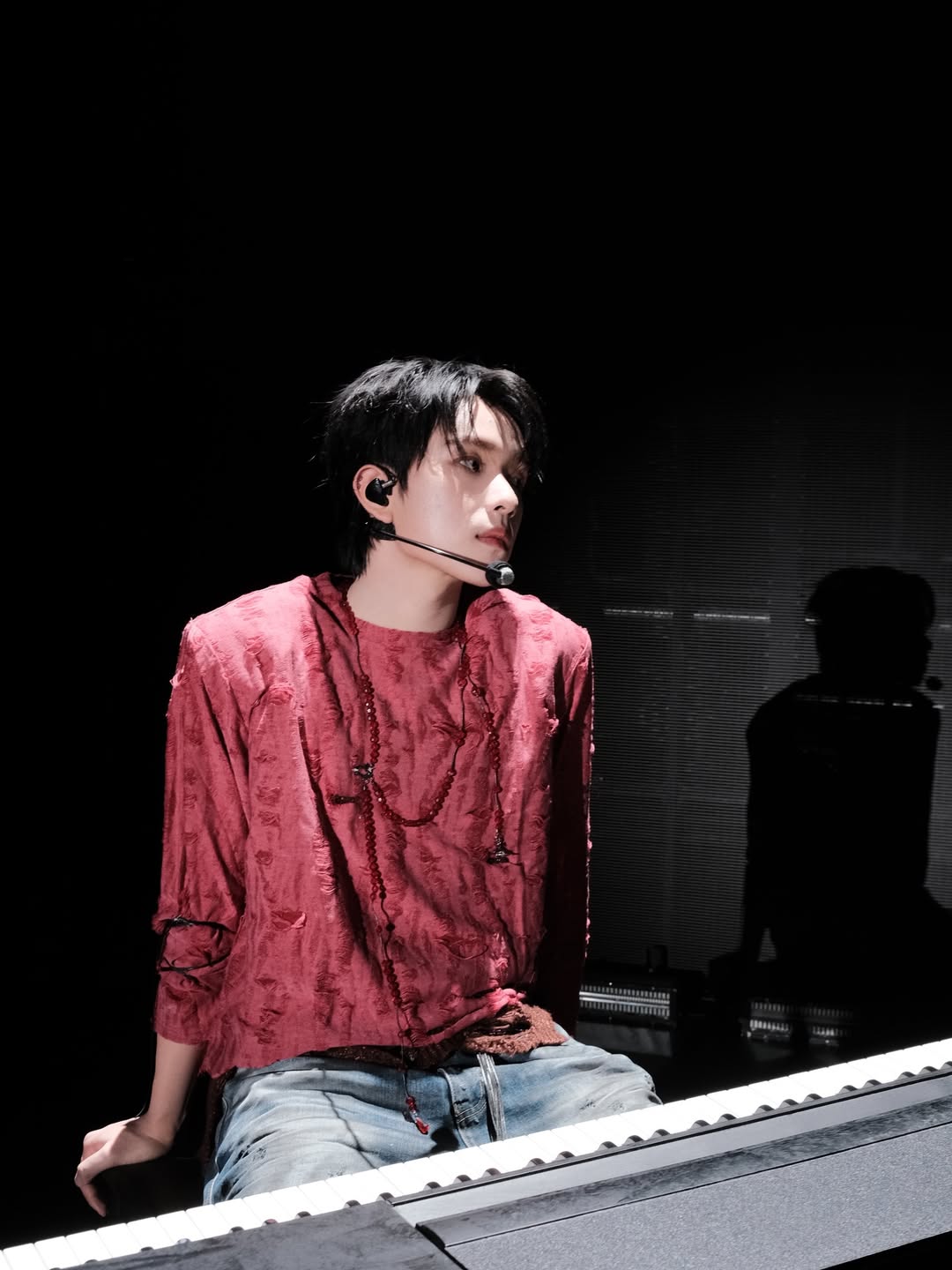 UPRIZE - Nhóm nhạc tân binh Vbiz muốn vươn tầm quốc tế nhưng tạo hình có đang quá lỗi thời?- Ảnh 13. UPRIZE - Nhóm nhạc tân binh Vbiz muốn vươn tầm quốc tế nhưng tạo hình có đang quá lỗi thời?- Ảnh 13.