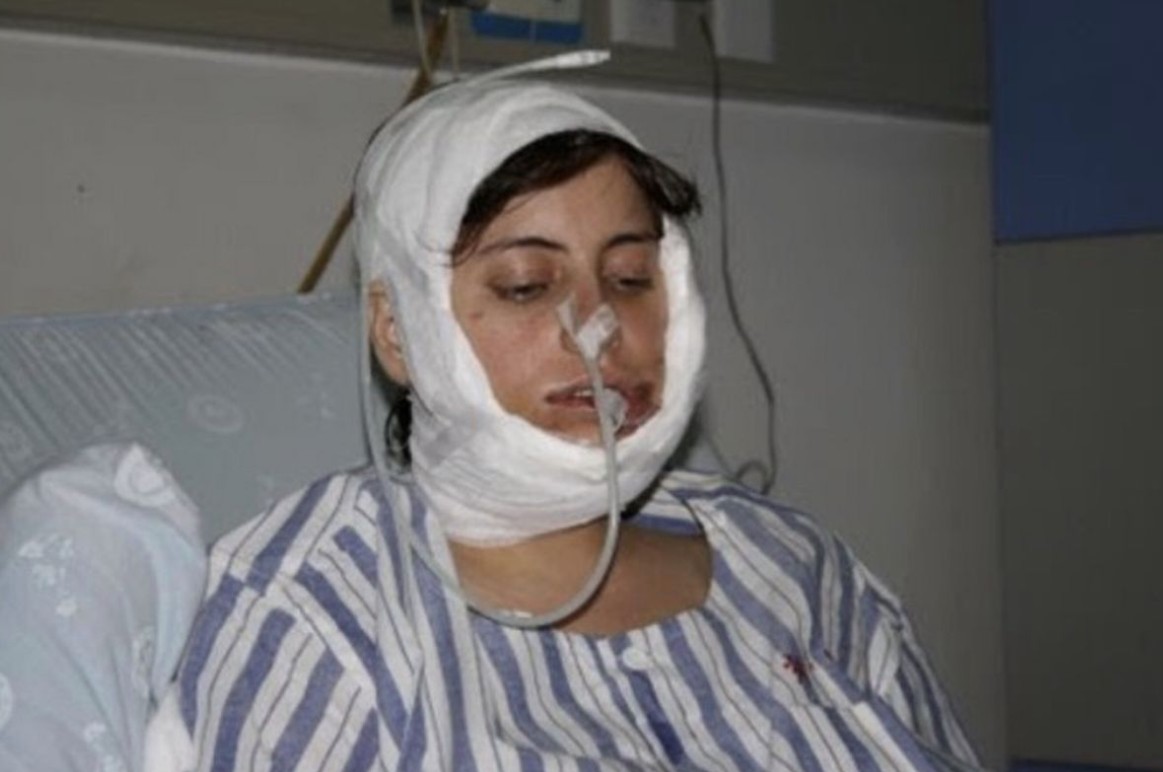 Hai lần cận tử sau trận động đất, người phụ nữ tiết lộ: Một giọng nói bí ẩn đã kéo tôi lại- Ảnh 1. Hai lần cận tử sau trận động đất, người phụ nữ tiết lộ: Một giọng nói bí ẩn đã kéo tôi lại- Ảnh 1.