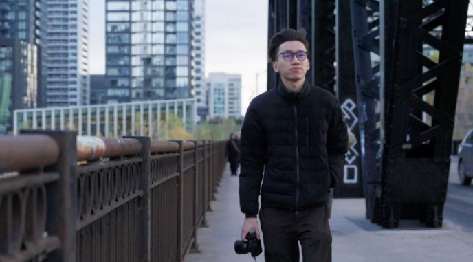 "Con gái lớn thế này còn làm vậy thì coi sao được?" 7 Bỏ đại học, ở nhờ trên ghế sofa, chàng trai 25 tuổi kiếm hơn 1 triệu USD/năm, giúp bố mẹ nghỉ hưu sớm