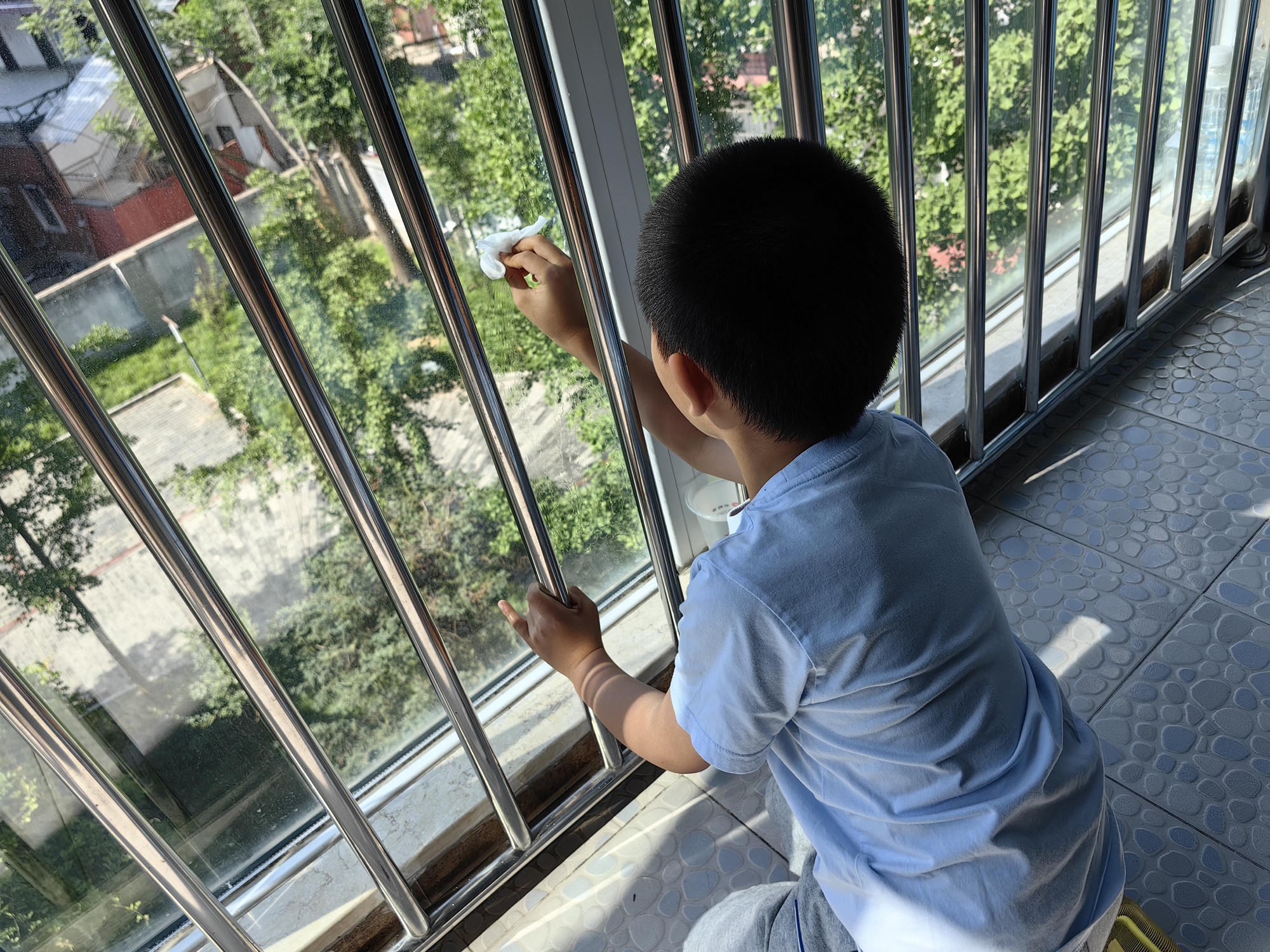 Nghi&ecirc;n cứu suốt 20 năm: Đứa trẻ biết l&agrave;m việc nh&agrave; từ sớm thường c&oacute; tương lai t&agrave;i ch&iacute;nh vững v&agrave;ng nhất!- Ảnh 2.