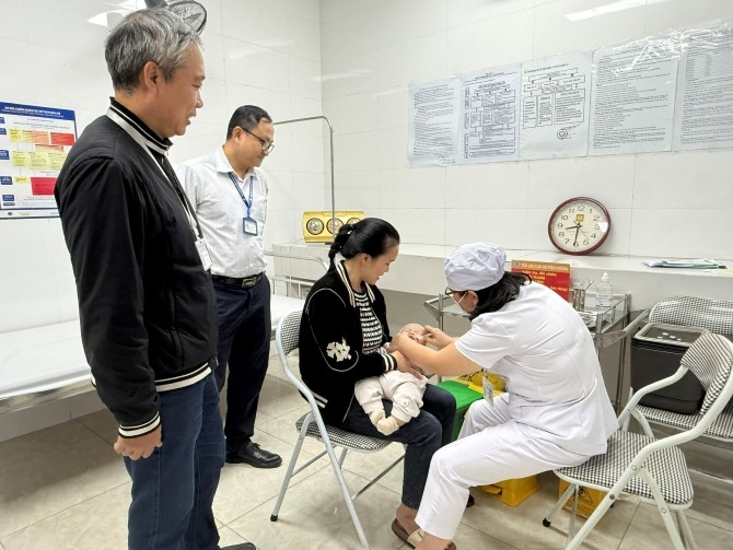 Hai loại vaccine 'tiền triệu' sẽ được ti&ecirc;m miễn ph&iacute; cho trẻ trong năm 2026- Ảnh 1.