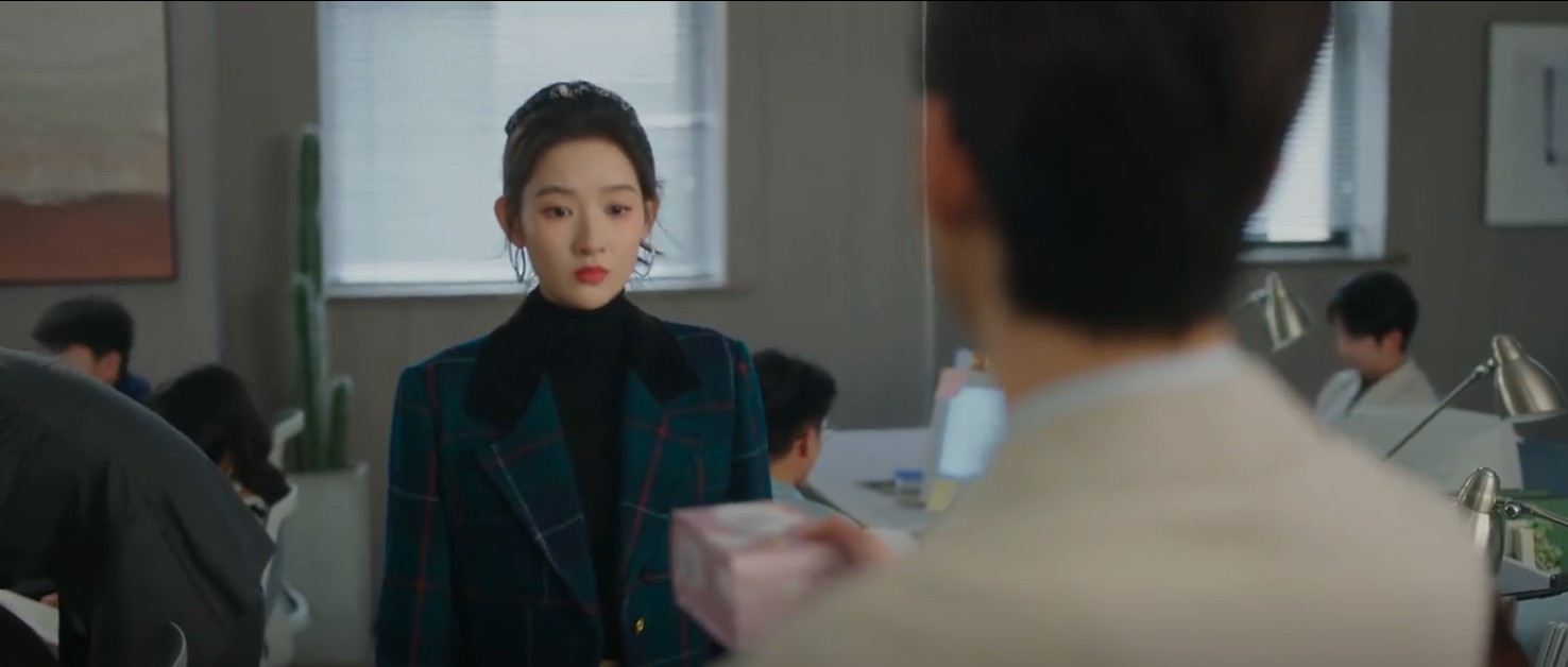 Phim Trung Quốc hạ thấp phụ nữ v&igrave; 1 chiếc băng vệ sinh, xem m&agrave; tức bể phổi- Ảnh 4.