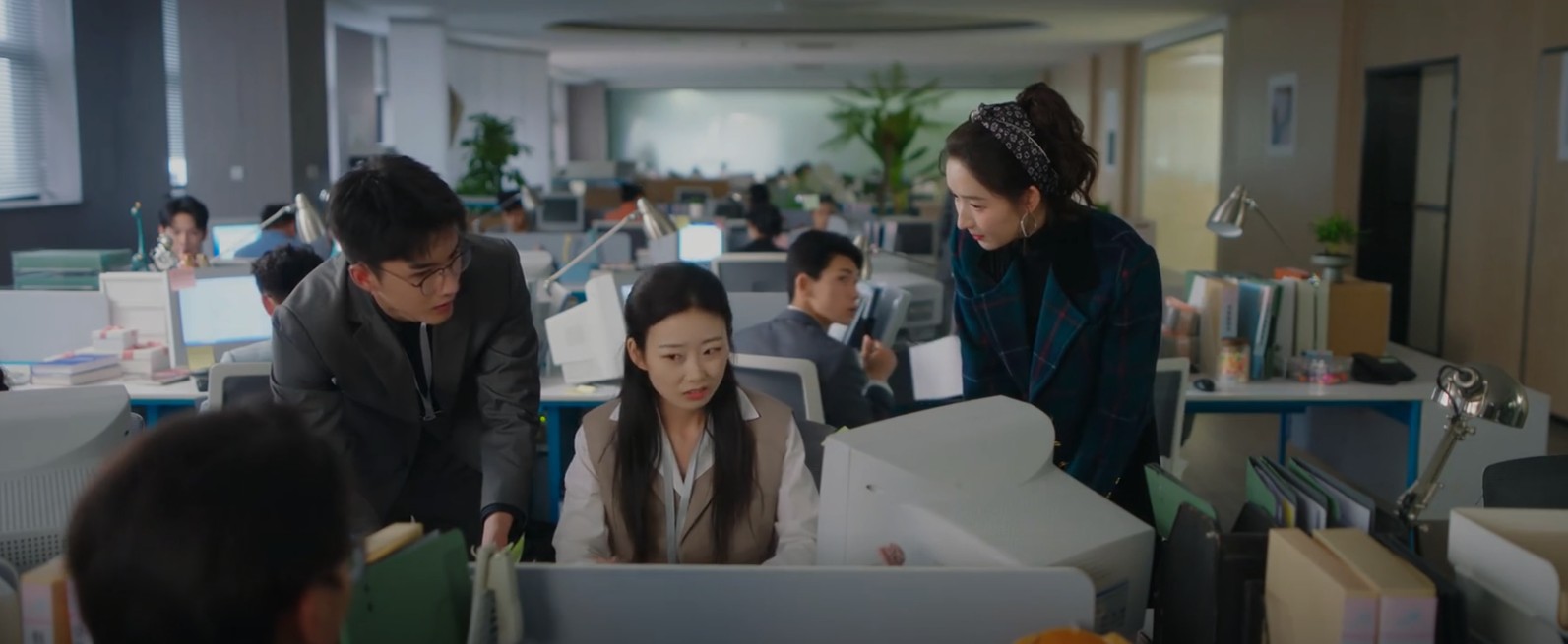 Phim Trung Quốc hạ thấp phụ nữ v&igrave; 1 chiếc băng vệ sinh, xem m&agrave; tức bể phổi- Ảnh 2.