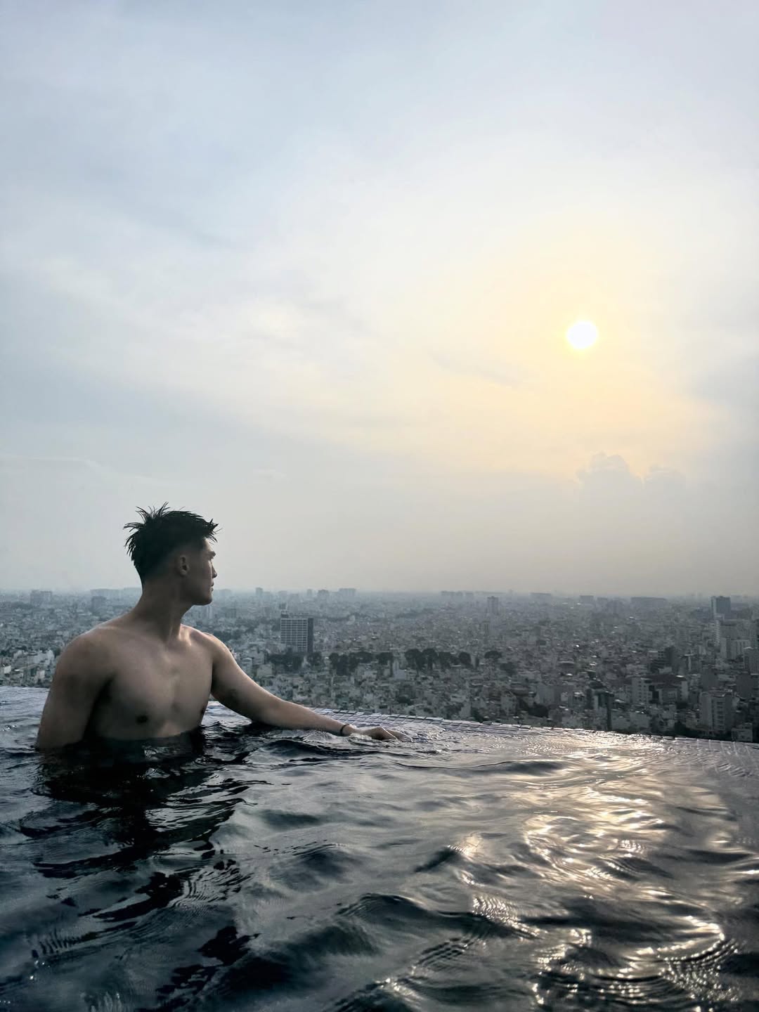 Đọ visual 2 thủ môn hotboy U23 Việt Nam Cao Văn Bình - Trần Trung Kiên: Bùi Tiến Dũng cũng phải khen nức nở- Ảnh 5. Đọ visual 2 thủ môn hotboy U23 Việt Nam Cao Văn Bình - Trần Trung Kiên: Bùi Tiến Dũng cũng phải khen nức nở- Ảnh 5.