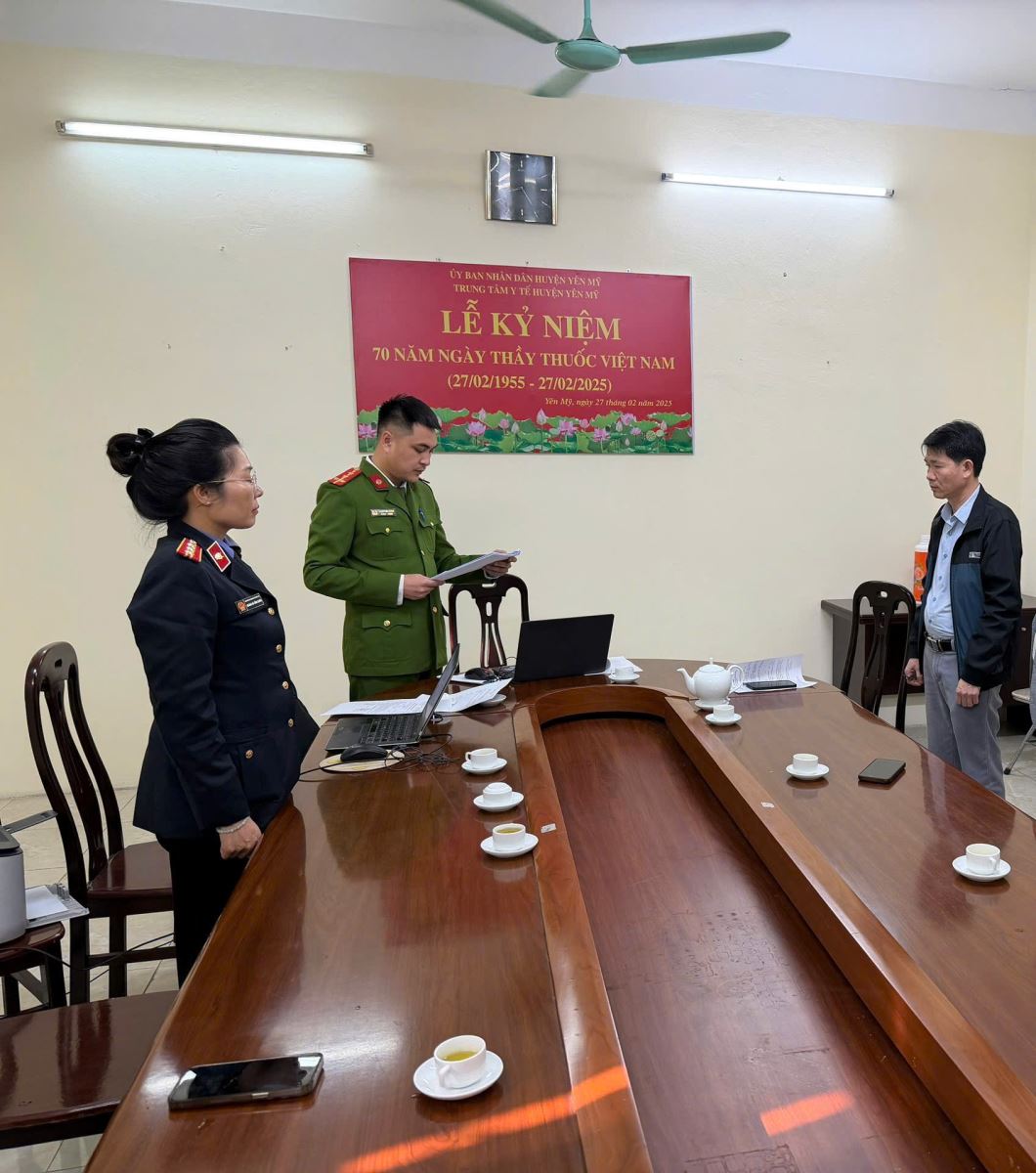 Quyết định khởi tố b&aacute;c sĩ, c&aacute;n bộ y tế Trần Thị Giang, L&ecirc; Vũ Long v&agrave; 3 người kh&aacute;c- Ảnh 2.