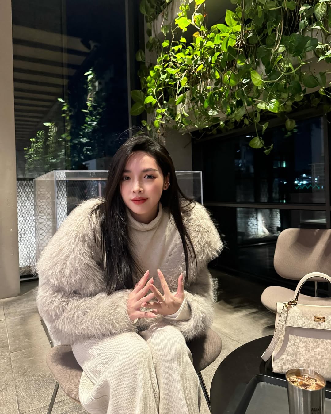 Cô gái “thay đầu” thành công nhất Việt Nam: Nhan sắc khiến hoa cũng phải ghen, style đẹp không có điểm chê- Ảnh 6. Cô gái “thay đầu” thành công nhất Việt Nam: Nhan sắc khiến hoa cũng phải ghen, style đẹp không có điểm chê- Ảnh 6.