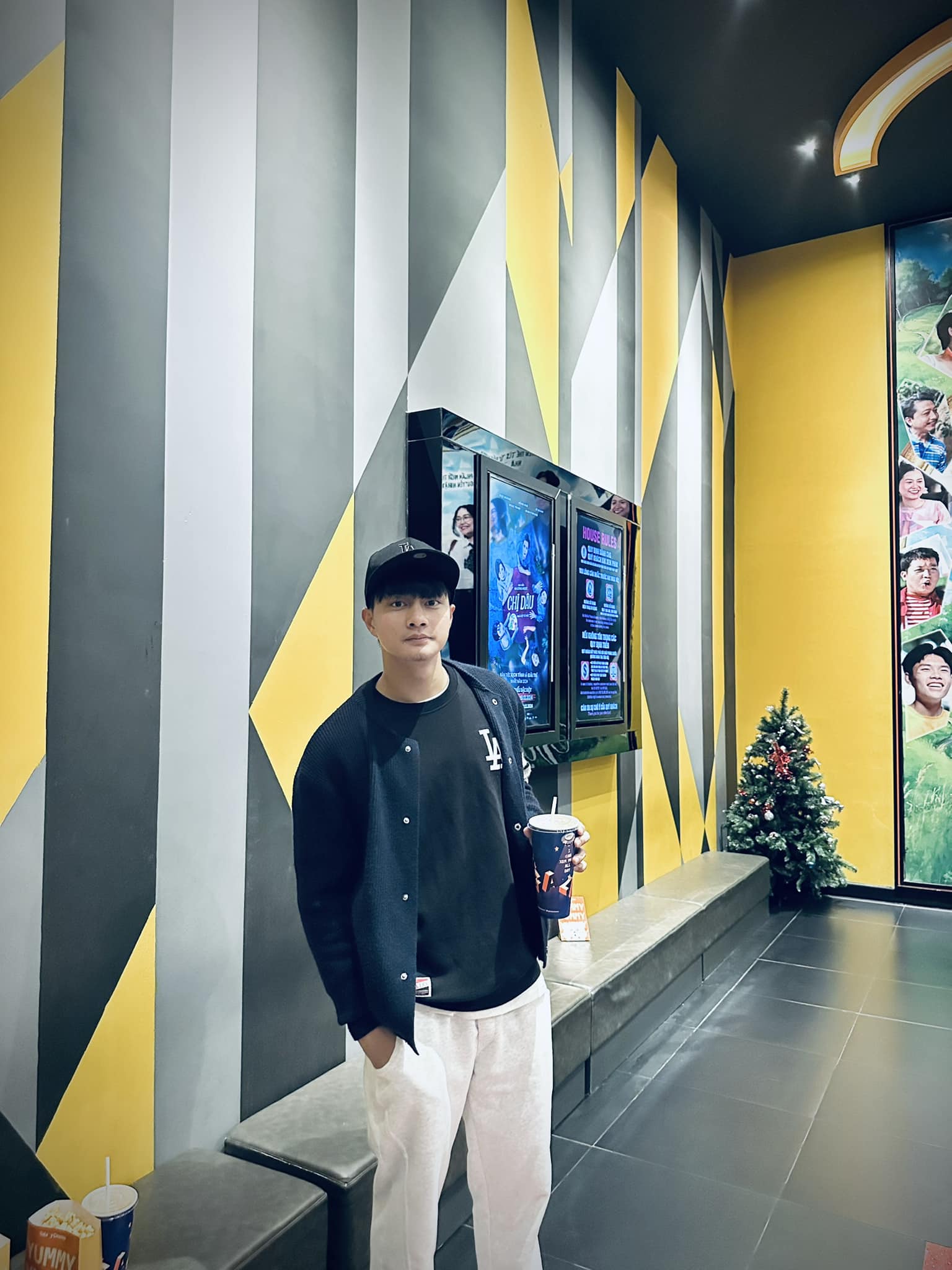 Thủ m&ocirc;n Cao Văn B&igrave;nh: Từ "tiền đạo kh&eacute;t tiếng khắp l&agrave;ng tr&ecirc;n x&oacute;m dưới" đến "người g&aacute;c đền" U23 Việt Nam- Ảnh 8.