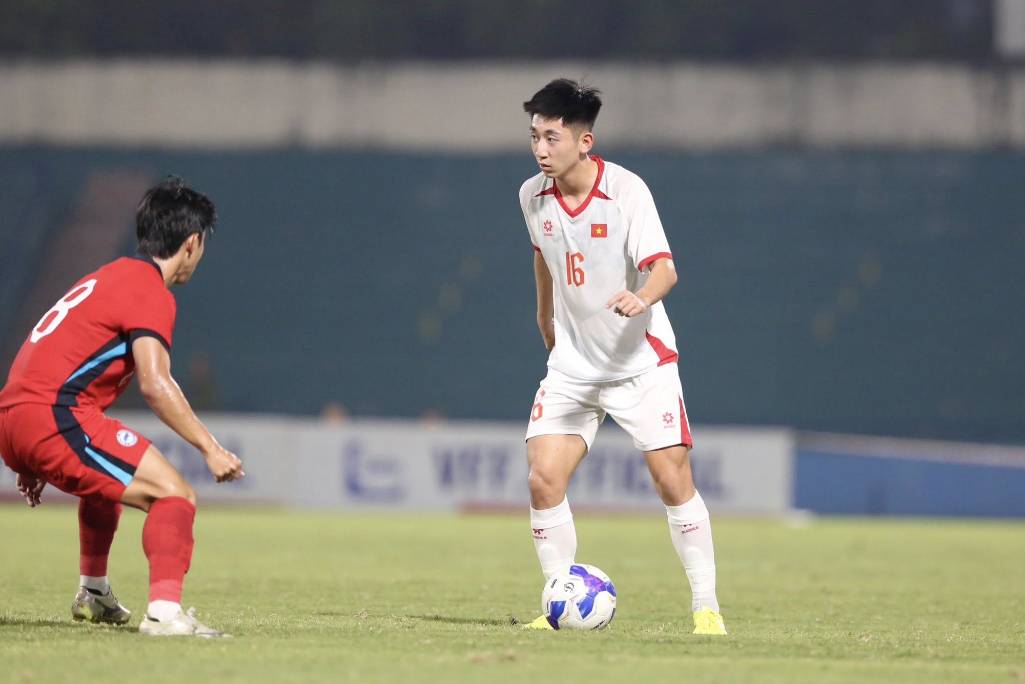 Kh&ocirc;ng phải Đ&igrave;nh Bắc, đ&acirc;y l&agrave; chiến binh bền bỉ nhất U23 Việt Nam, giữa sự cố thẻ đỏ,chấn thương vẫn l&agrave; 