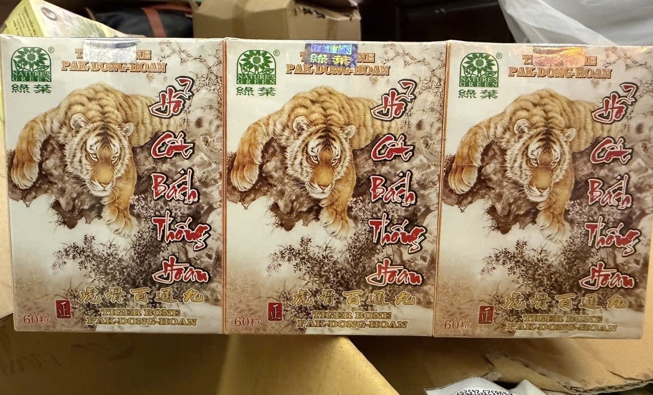 Cặp vợ chồng “biến” hơn 13.000 sản phẩm thuốc đông y giả thành hàng nhập khẩu từ Singapore, Hồng Kông- Ảnh 3. Cặp vợ chồng “biến” hơn 13.000 sản phẩm thuốc đông y giả thành hàng nhập khẩu từ Singapore, Hồng Kông- Ảnh 3.