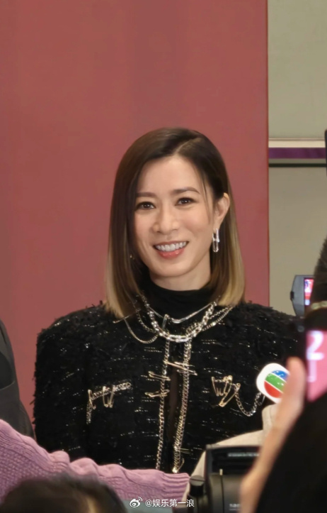 Xa Thi Mạn thấy lấy chồng mệt hơn đ&oacute;ng phim- Ảnh 3.