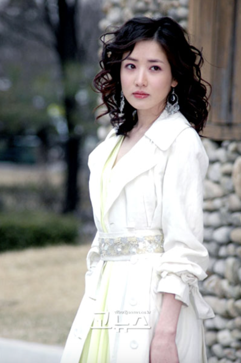 &ldquo;C&ocirc;ng ch&uacute;a nổi tiếng&rdquo; đẹp tới nỗi được to&agrave;n d&acirc;n bao dung, nhan sắc tuổi 44 g&acirc;y nhiều tiếc nuối- Ảnh 4.