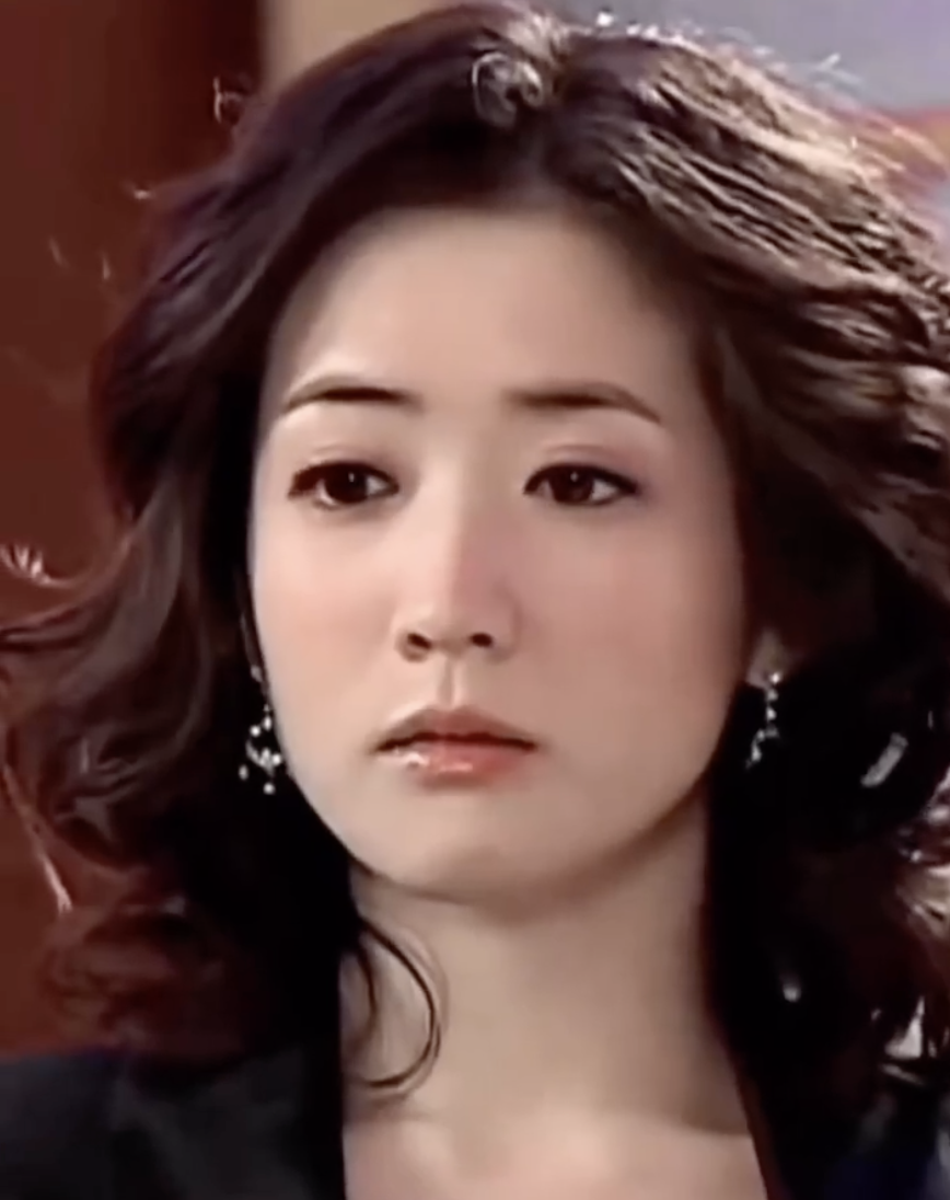 &ldquo;C&ocirc;ng ch&uacute;a nổi tiếng&rdquo; đẹp tới nỗi được to&agrave;n d&acirc;n bao dung, nhan sắc tuổi 44 g&acirc;y nhiều tiếc nuối- Ảnh 8.