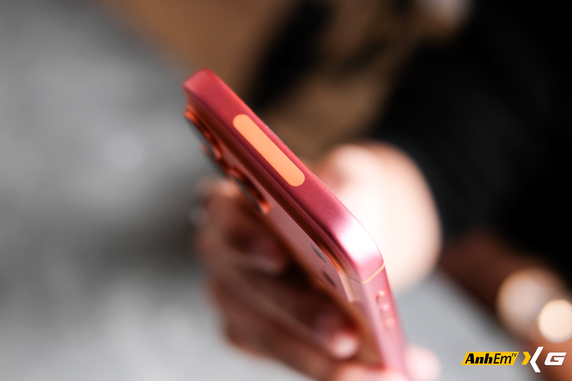 Tưởng chỉ l&agrave; "đồn tr&ecirc;n mạng", iPhone 17 Pro Max "đổi m&agrave;u" từ Cam sang Hồng nay đ&atilde; xuất hiện tại Việt Nam- Ảnh 5.