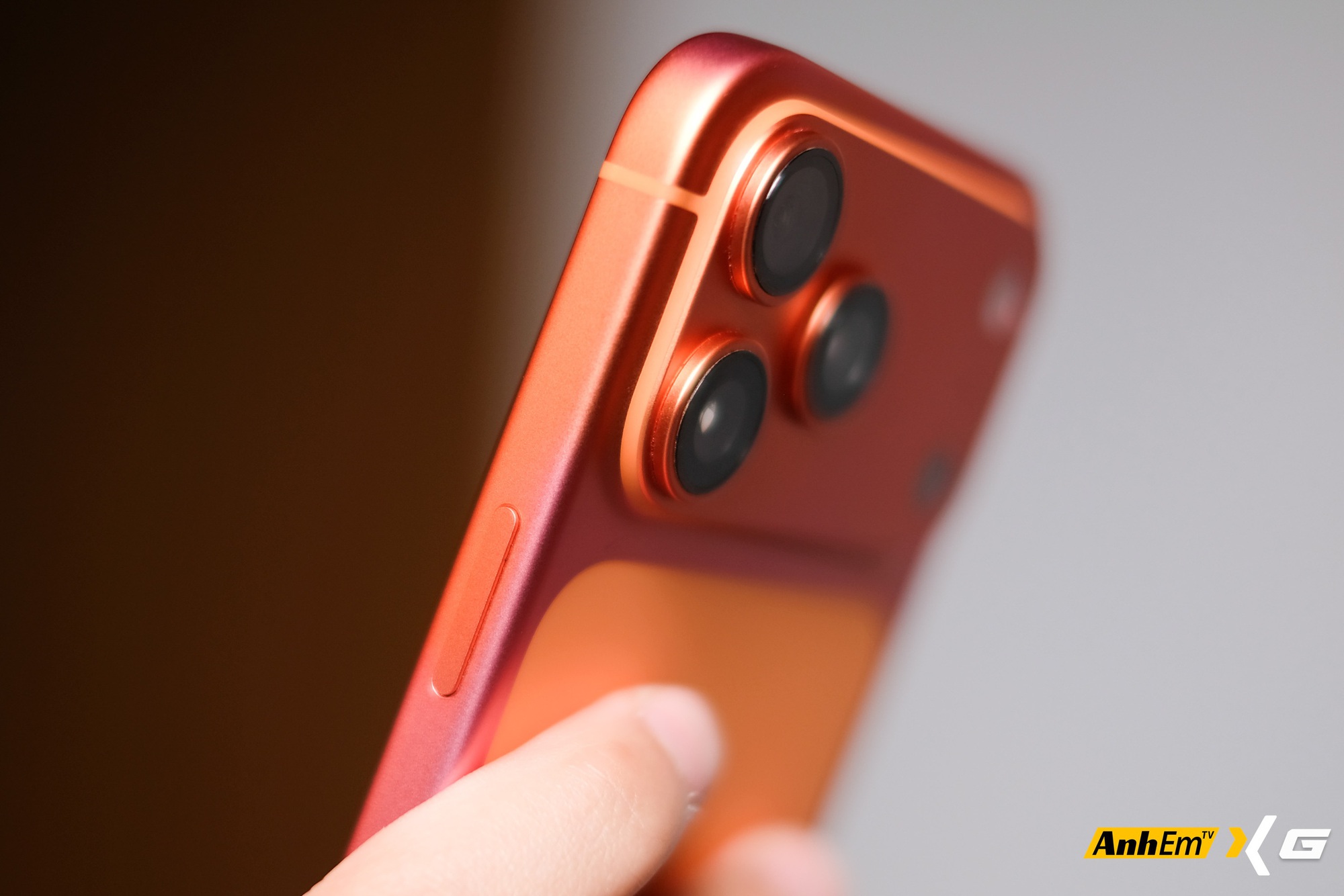 Tưởng chỉ l&agrave; "đồn tr&ecirc;n mạng", iPhone 17 Pro Max "đổi m&agrave;u" từ Cam sang Hồng nay đ&atilde; xuất hiện tại Việt Nam- Ảnh 12.