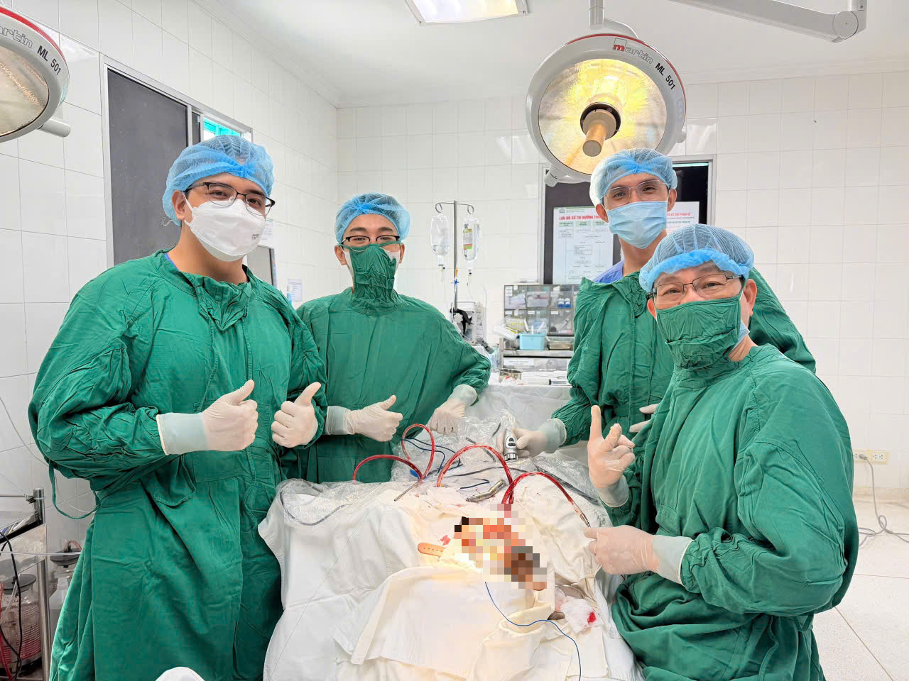 Một ca bệnh mà Bệnh viện Tai Mũi Họng TPHCM mới gặp lại trong vòng 20 năm- Ảnh 2. Một ca bệnh mà Bệnh viện Tai Mũi Họng TPHCM mới gặp lại trong vòng 20 năm- Ảnh 2.