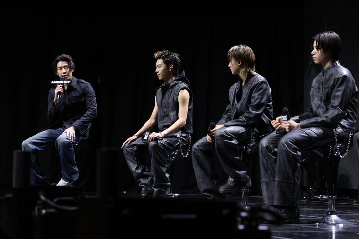 T&acirc;n binh hot nhất hiện nay: C&oacute; MV quay ở Việt Nam, để n&eacute; &ldquo;flop&rdquo; m&agrave; bị tung ảnh khiến H&agrave;n Quốc nổi đi&ecirc;n- Ảnh 1.