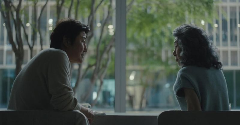 Lần đầu c&oacute; cặp chị em lệch nhau 19 tuổi lại được tung h&ocirc; tới n&oacute;c: To&agrave;n chiến thần quyền lực tr&ecirc;n đỉnh showbiz- Ảnh 4.