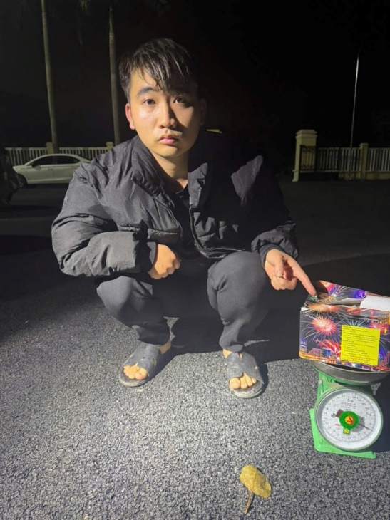 Gia nhập nh&oacute;m &ldquo;Đồ chơi Tết 2026&rdquo;, thanh ni&ecirc;n sinh năm 2002 để lộ "b&iacute; mật kh&oacute; tin": C&ocirc;ng an v&agrave;o cuộc điều tra- Ảnh 1.