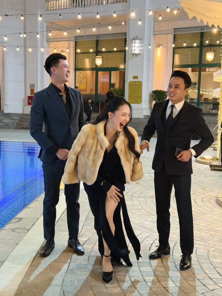 Cặp đ&ocirc;i đẹp nhất Việt Nam t&aacute;i hợp khiến MXH sốc visual: Nhan sắc tr&ecirc;n cả cực phẩm, 15 năm kh&ocirc;ng c&oacute; đối thủ- Ảnh 3.