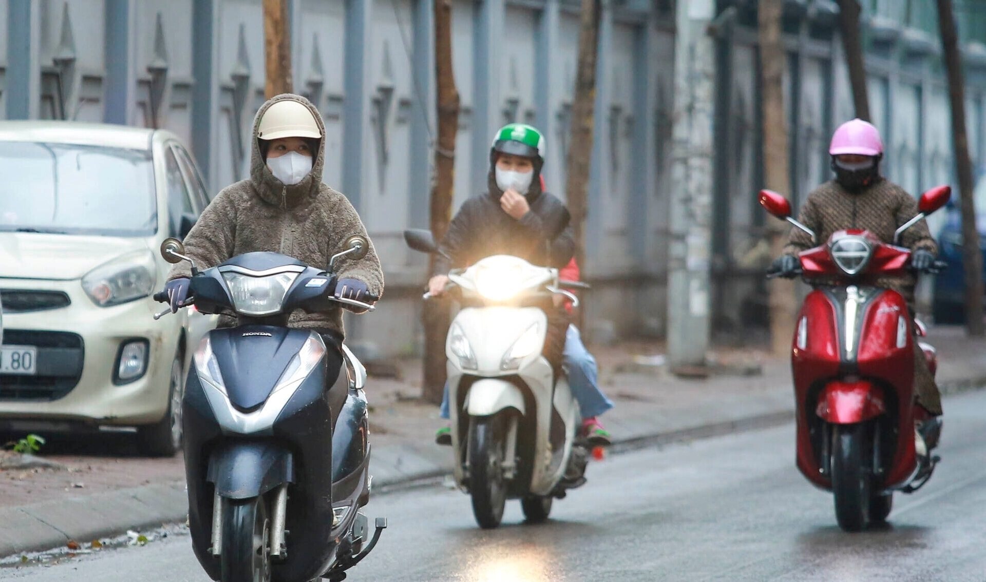 Miền Bắc sắp đ&oacute;n th&ecirc;m 2 đợt kh&ocirc;ng kh&iacute; lạnh mới, mưa r&eacute;t k&eacute;o d&agrave;i- Ảnh 1.