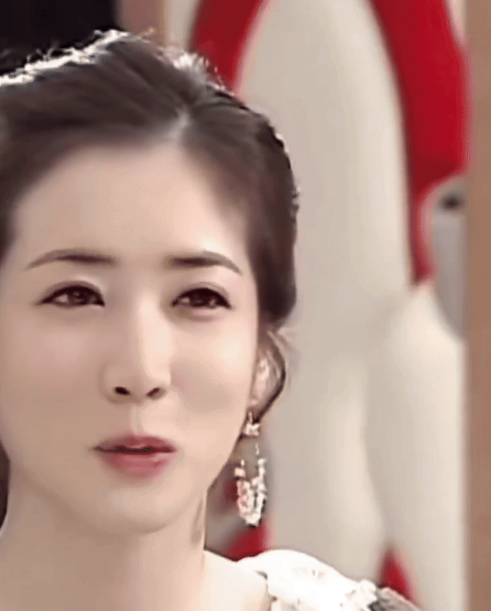 &ldquo;C&ocirc;ng ch&uacute;a nổi tiếng&rdquo; đẹp tới nỗi được to&agrave;n d&acirc;n bao dung, nhan sắc tuổi 44 g&acirc;y nhiều tiếc nuối- Ảnh 5.