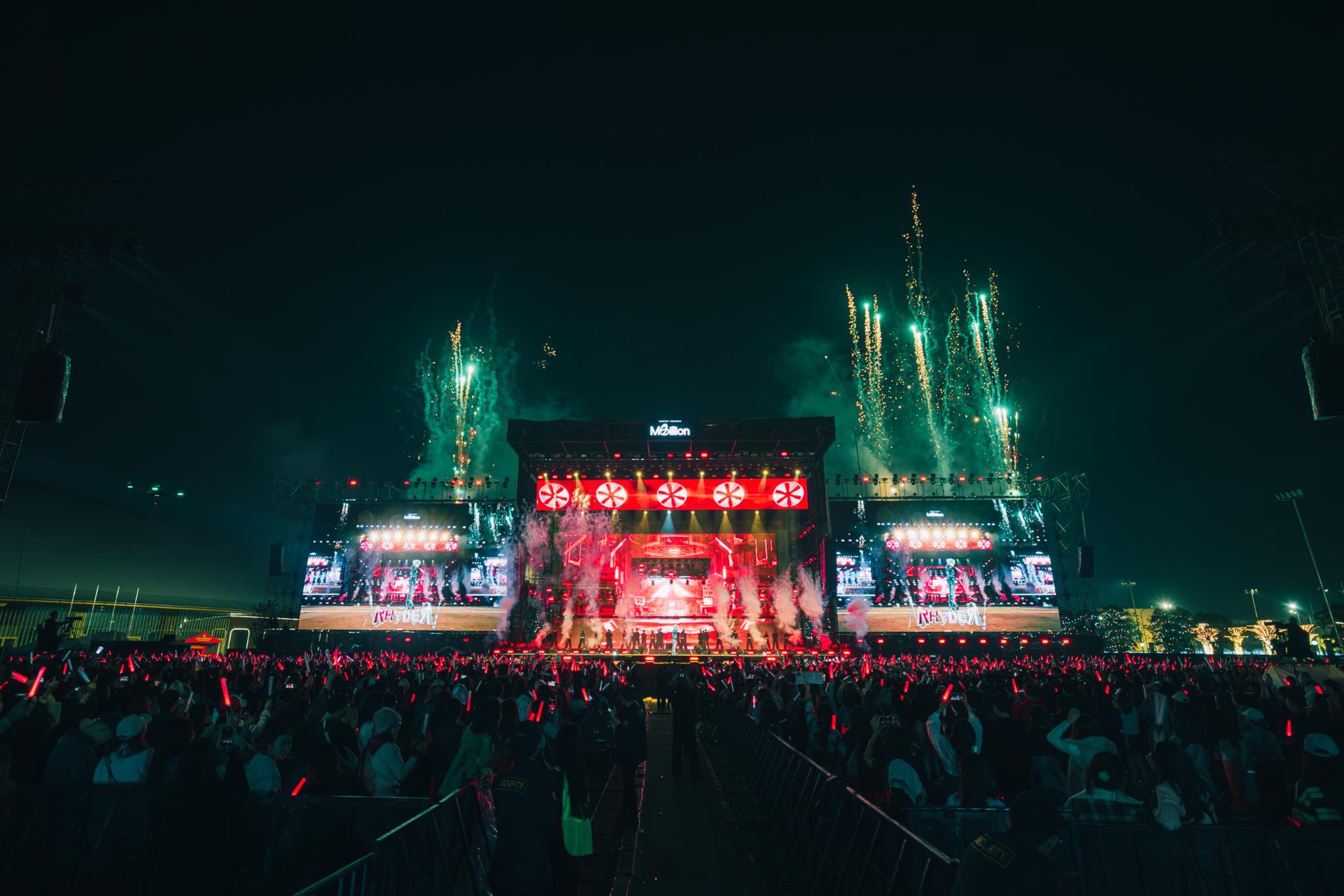 GENfest Presents MBILLION Hà Nội - Khi chất lượng sân khấu tạo nên sự khác biệt- Ảnh 3. GENfest Presents MBILLION Hà Nội - Khi chất lượng sân khấu tạo nên sự khác biệt- Ảnh 3.