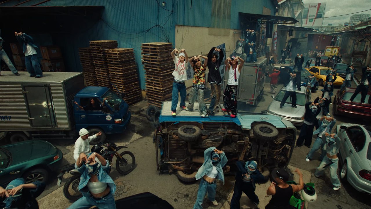 T&acirc;n binh hot nhất hiện nay: C&oacute; MV quay ở Việt Nam, để n&eacute; &ldquo;flop&rdquo; m&agrave; bị tung ảnh khiến H&agrave;n Quốc nổi đi&ecirc;n- Ảnh 8.