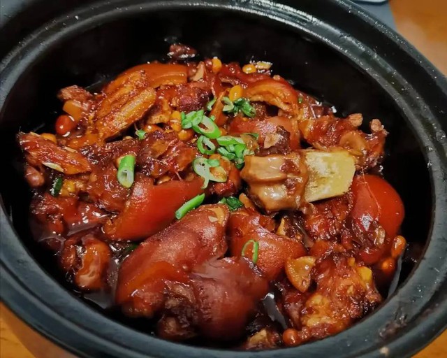 Sau Đại H&agrave;n, phụ nữ đừng "ăn tạm cho xong": H&atilde;y ăn 4 thực phẩm gi&agrave;u kiềm gi&uacute;p c&acirc;n bằng nội tiết, l&agrave;m ấm cơ thể v&agrave; trẻ ra từ b&ecirc;n trong- Ảnh 3.