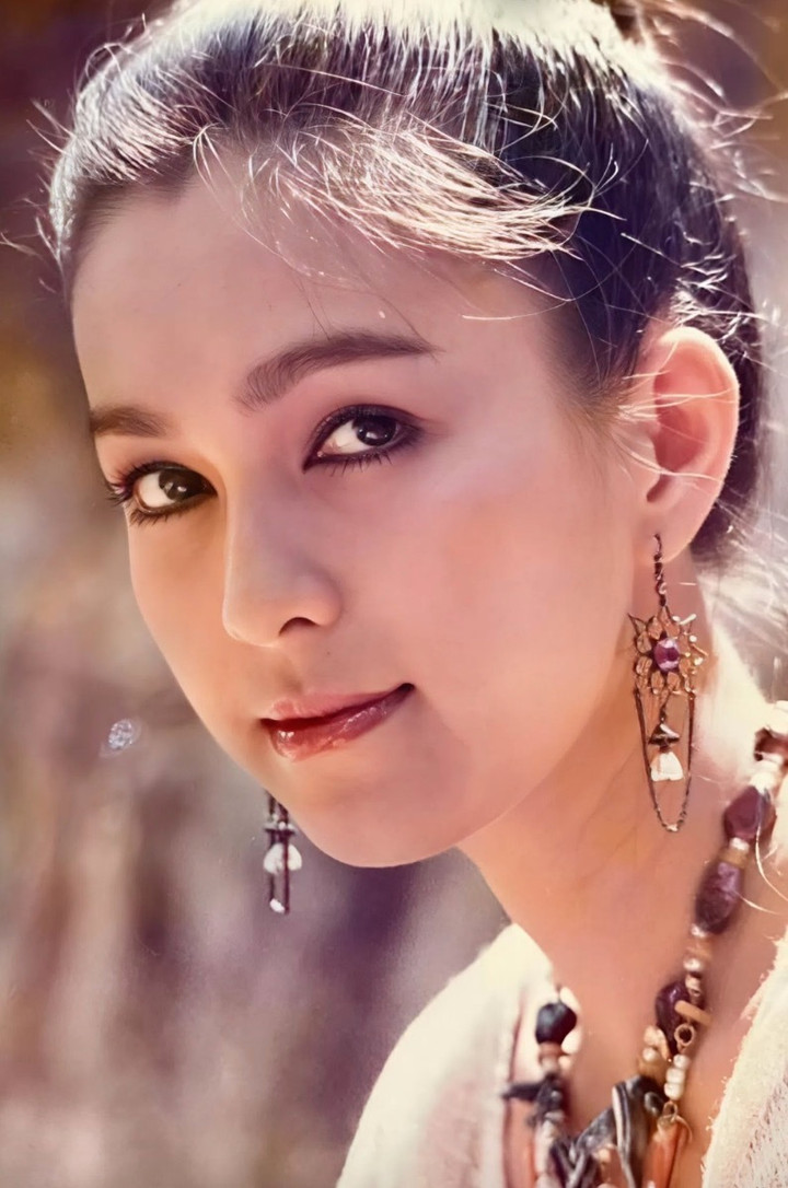 H&ocirc;n nh&acirc;n vi&ecirc;n m&atilde;n hơn 3 thập kỷ của 