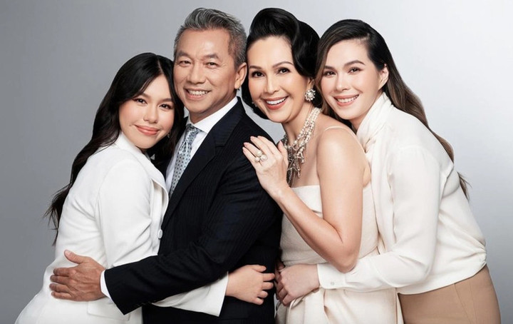 H&ocirc;n nh&acirc;n vi&ecirc;n m&atilde;n hơn 3 thập kỷ của 