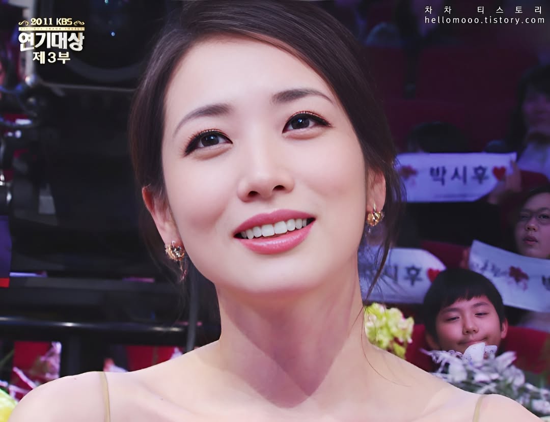 &ldquo;C&ocirc;ng ch&uacute;a nổi tiếng&rdquo; đẹp tới nỗi được to&agrave;n d&acirc;n bao dung, nhan sắc tuổi 44 g&acirc;y nhiều tiếc nuối- Ảnh 18.