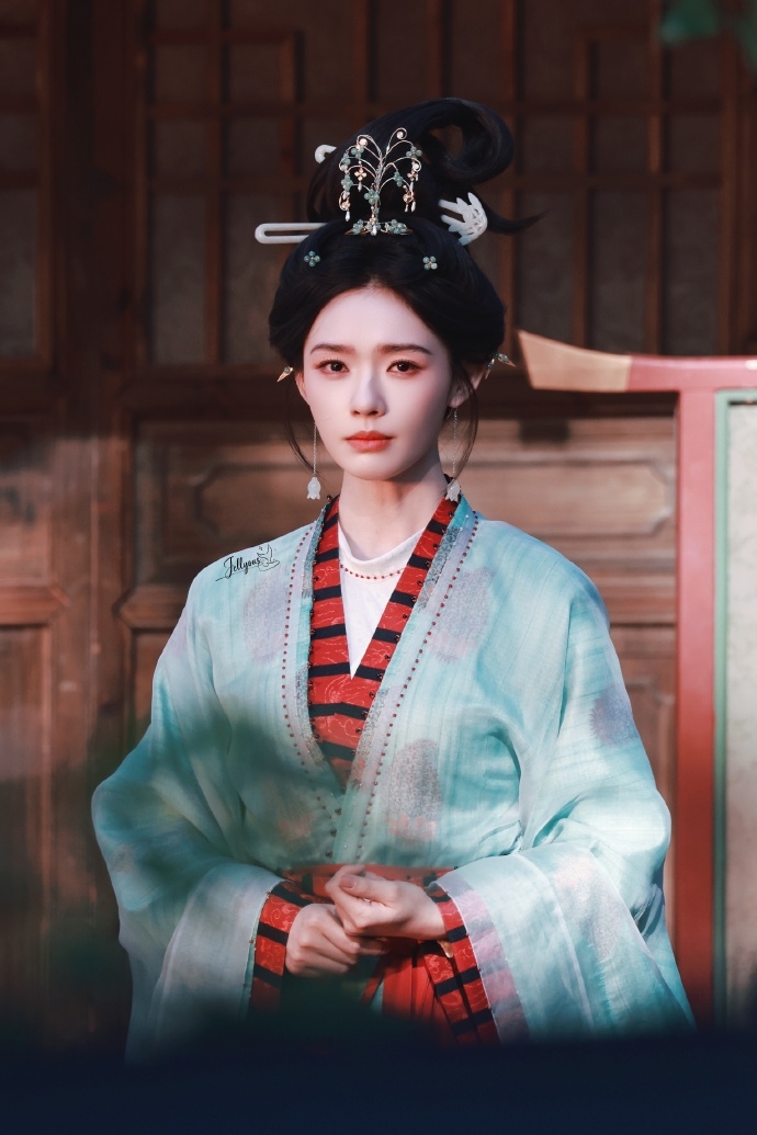 Nữ diễn vi&ecirc;n phim giờ v&agrave;ng phải uống thuốc trợ tim v&igrave; bị đ&agrave;y đọa 10 ng&agrave;y li&ecirc;n tục, đọc tin m&agrave; x&oacute;t xa- Ảnh 2.