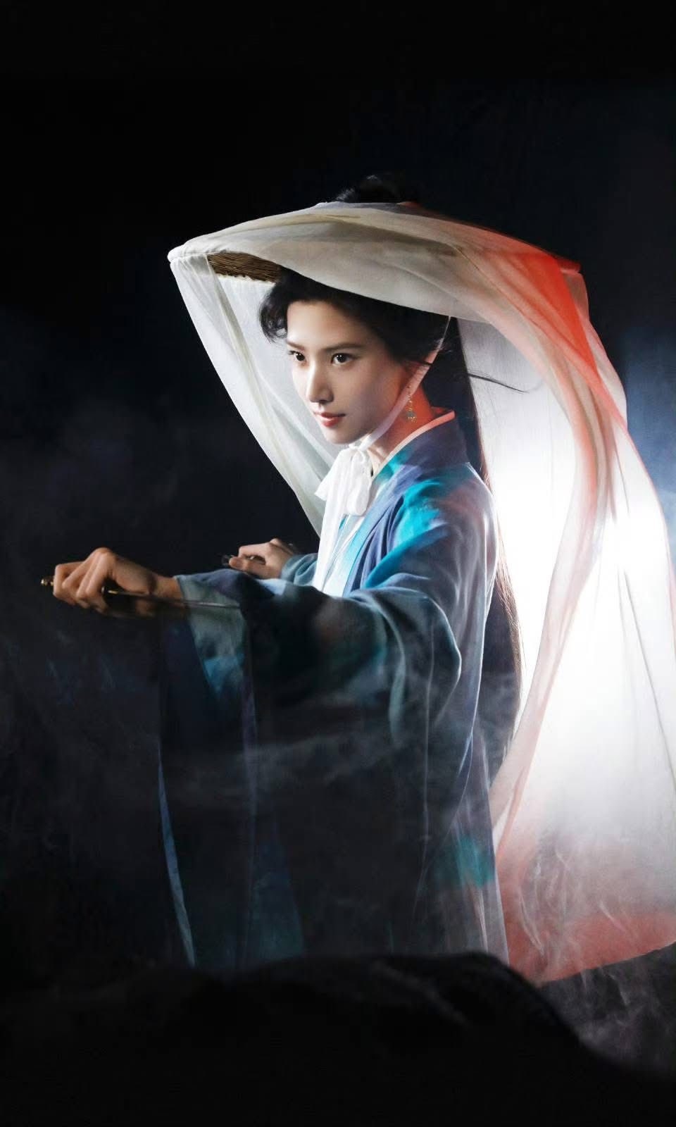 Cặp đôi này yêu nhau là cái đẹp được đặt đúng chỗ: Nhà gái là mỹ nhân trong tranh, nhà trai visual vô thực- Ảnh 4. Cặp đôi này yêu nhau là cái đẹp được đặt đúng chỗ: Nhà gái là mỹ nhân trong tranh, nhà trai visual vô thực- Ảnh 4.