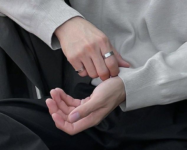 Nam giới "yếu" trong "chuyện chăn gối" thường c&oacute; 5 đặc điểm n&agrave;y, nh&igrave;n bằng mắt thường cũng lộ ra&hellip;- Ảnh 2.