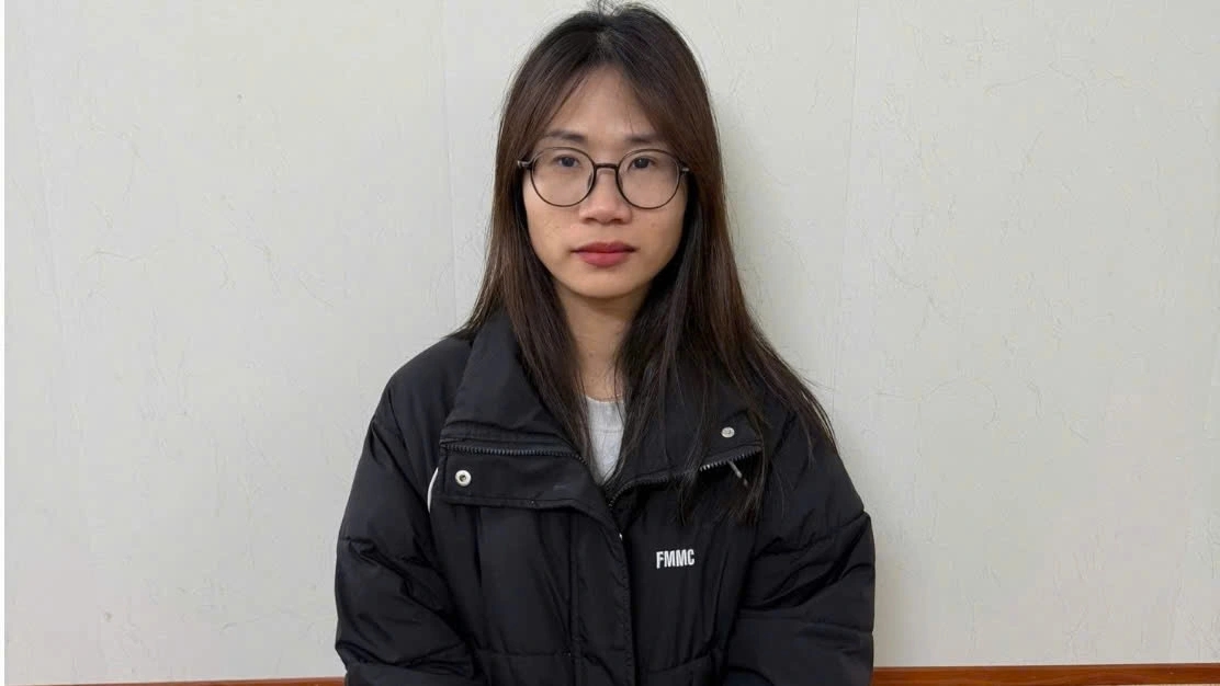 Nữ nh&acirc;n vi&ecirc;n ng&acirc;n h&agrave;ng r&uacute;t ruột thẻ t&iacute;n dụng của 39 kh&aacute;ch h&agrave;ng- Ảnh 1.