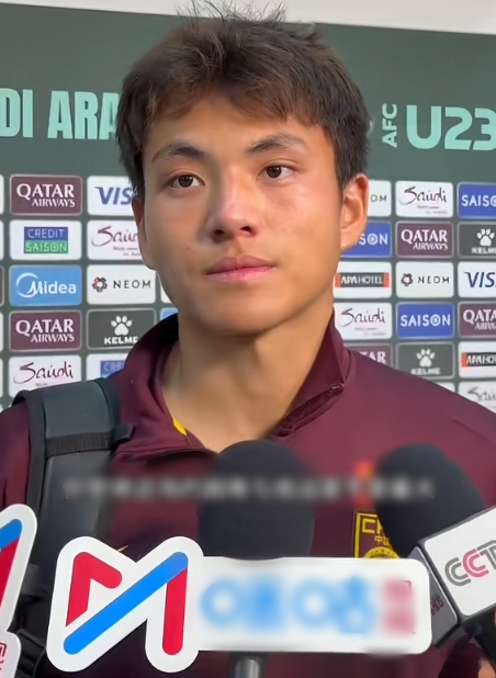 Li Hao - si&ecirc;u thủ m&ocirc;n Trung Quốc kh&oacute;c, l&ecirc;n tiếng xin lỗi l&uacute;c 4h s&aacute;ng- Ảnh 9.