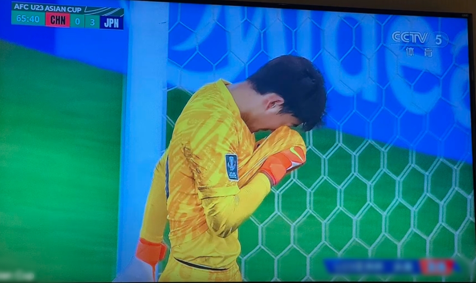 Li Hao - si&ecirc;u thủ m&ocirc;n Trung Quốc kh&oacute;c, l&ecirc;n tiếng xin lỗi l&uacute;c 4h s&aacute;ng- Ảnh 5.