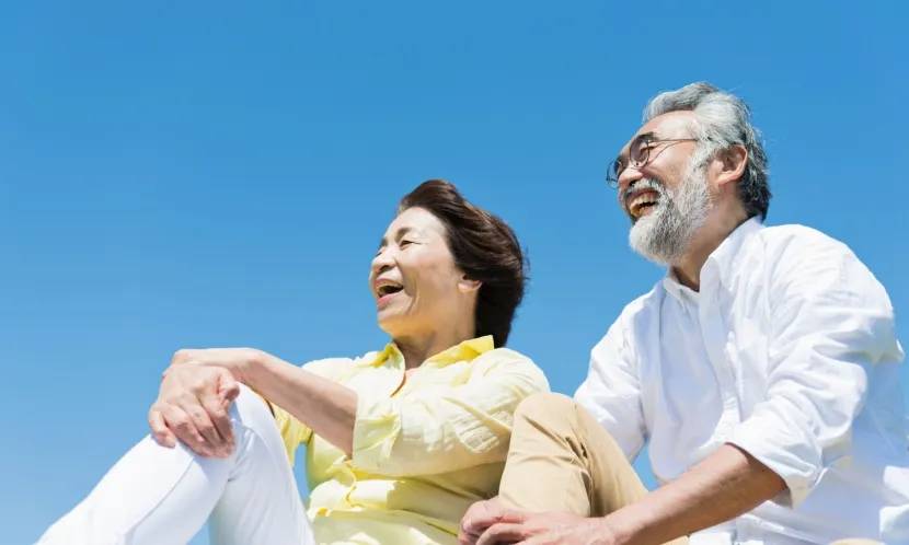 Phụ nữ 40 tuổi chăm l&agrave;m những việc n&agrave;y, đến 80 tuổi vẫn tự x&aacute;ch vali đi du lịch- Ảnh 1.