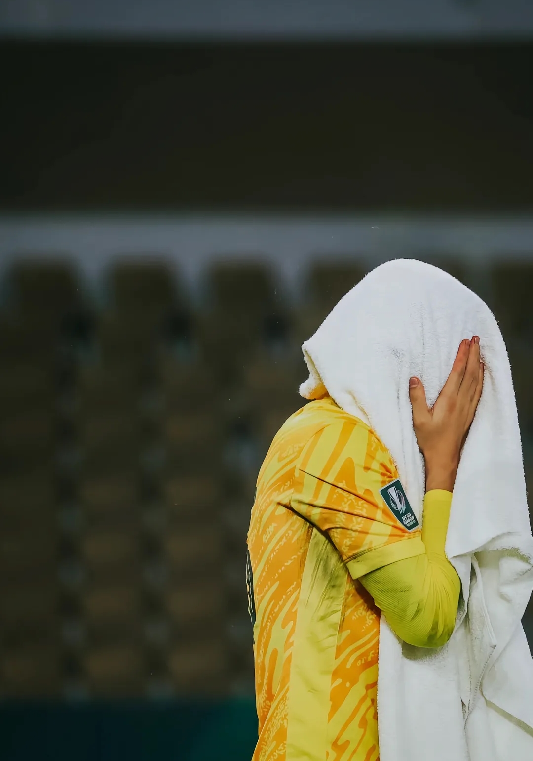 Li Hao - si&ecirc;u thủ m&ocirc;n Trung Quốc kh&oacute;c, l&ecirc;n tiếng xin lỗi l&uacute;c 4h s&aacute;ng- Ảnh 7.