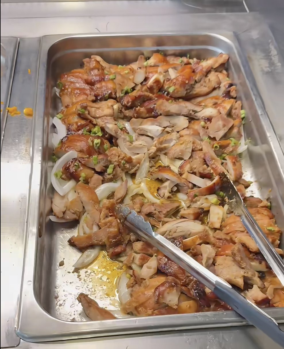 Sinh vi&ecirc;n "quay l&eacute;n" canteen Harvard, chỉ hơn 2 ph&uacute;t m&agrave; nhiều người đ&atilde; bắt đầu đ&oacute;i bụng- Ảnh 3.