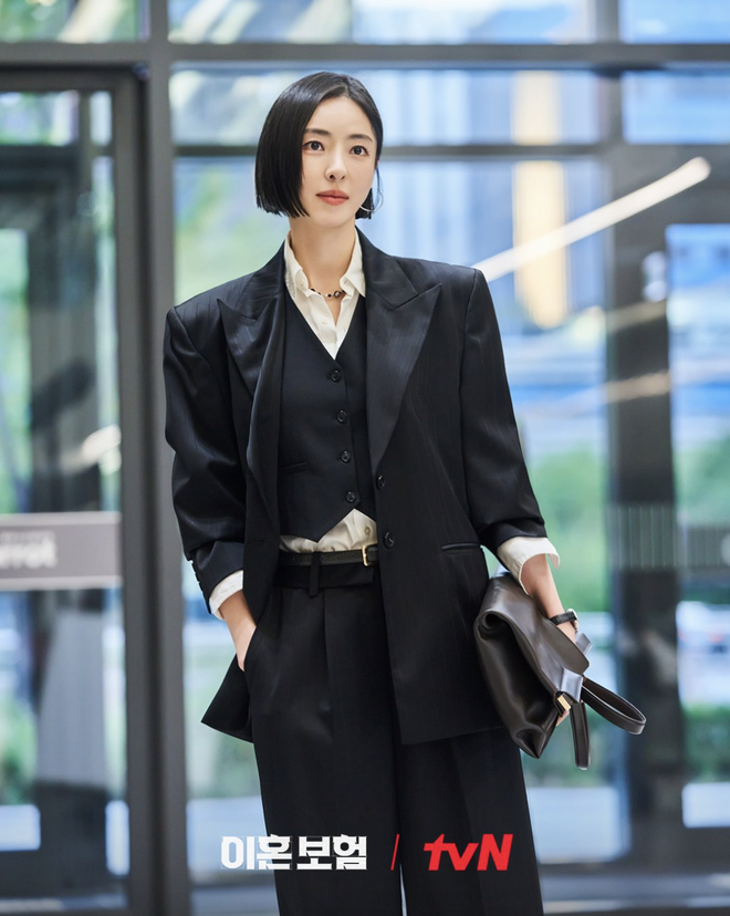 Minh tinh 40 tuổi khiến netizen chia 2 phe- Ảnh 16.