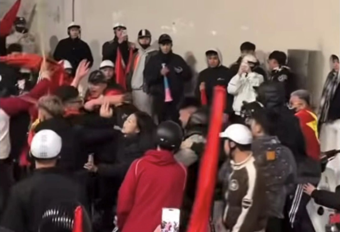 Triệu tập nhóm thanh, thiếu niên sàm sỡ cô gái, tấn công người bạn trai khi "đi bão"- Ảnh 1. Triệu tập nhóm thanh, thiếu niên sàm sỡ cô gái, tấn công người bạn trai khi "đi bão"- Ảnh 1.